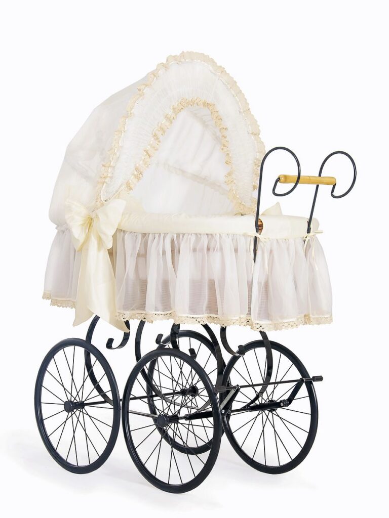Moses Basket Wicker hood crib Retro wicker crib Elisa - natural + cream bedding