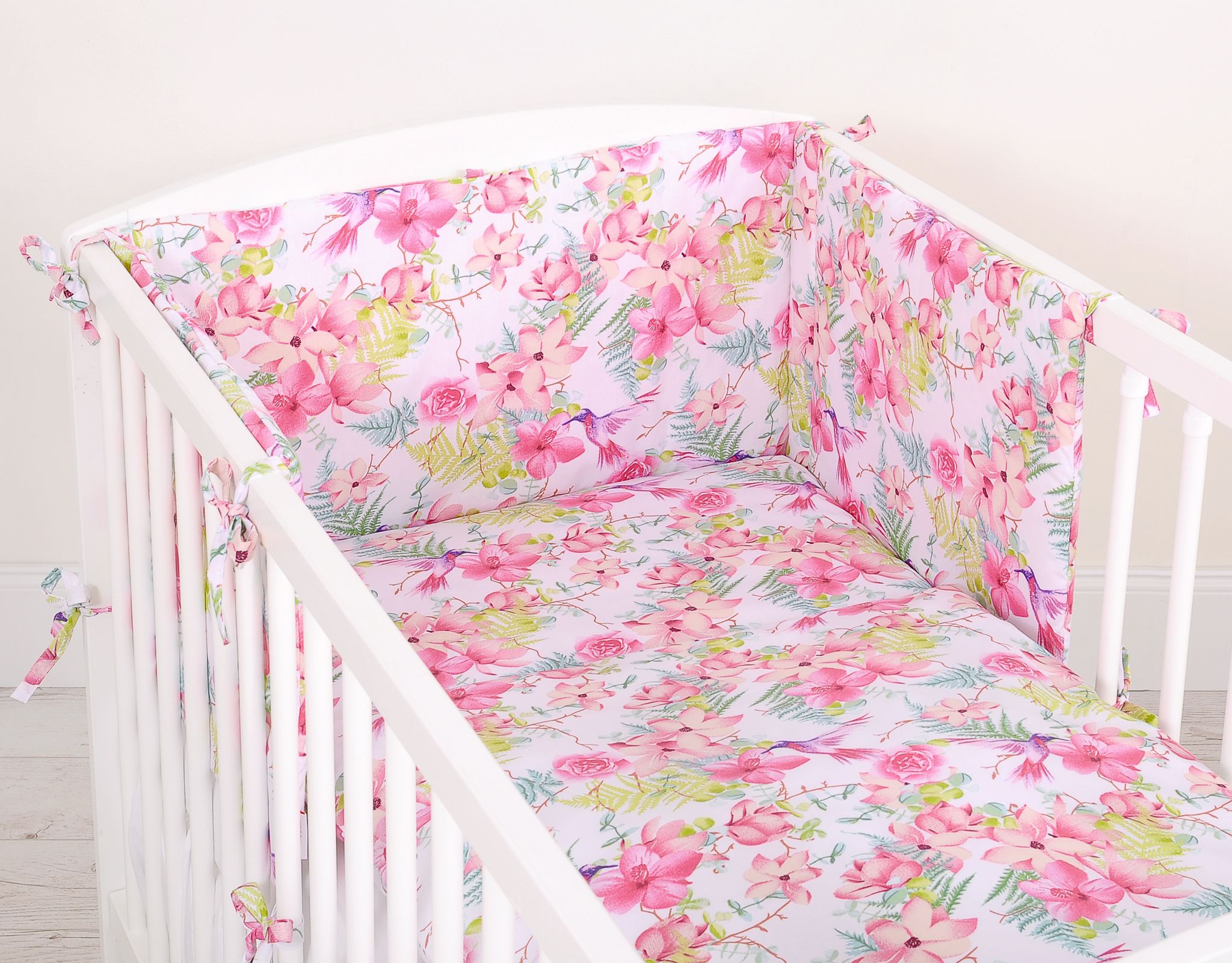 2 daļu kokvilnas gultasveļas komplekts mazulim, 120 × 90 cm – kolibri ziedos
