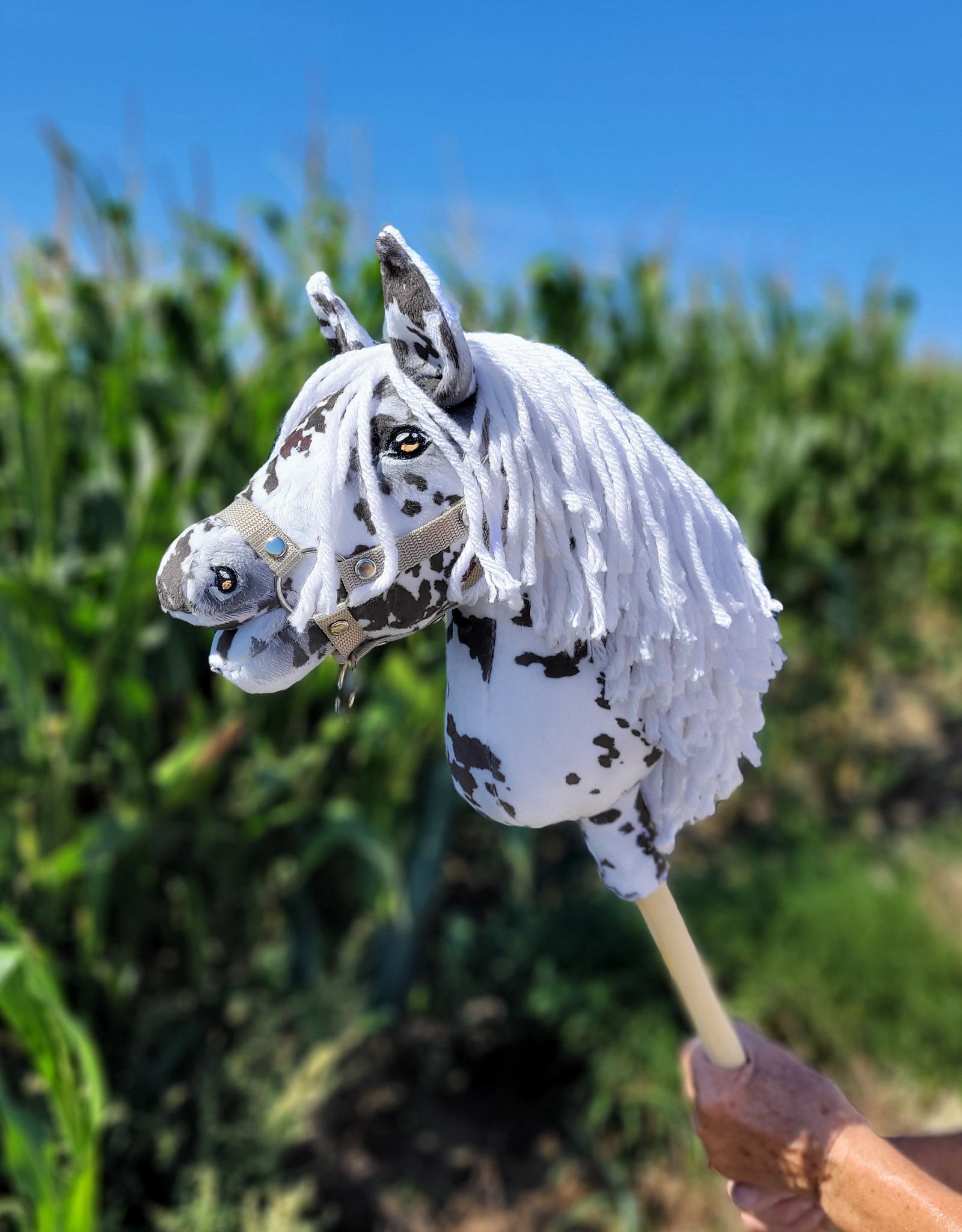 Horse on a stick Super Hobby Horse Premium - leopard with a white mane A4