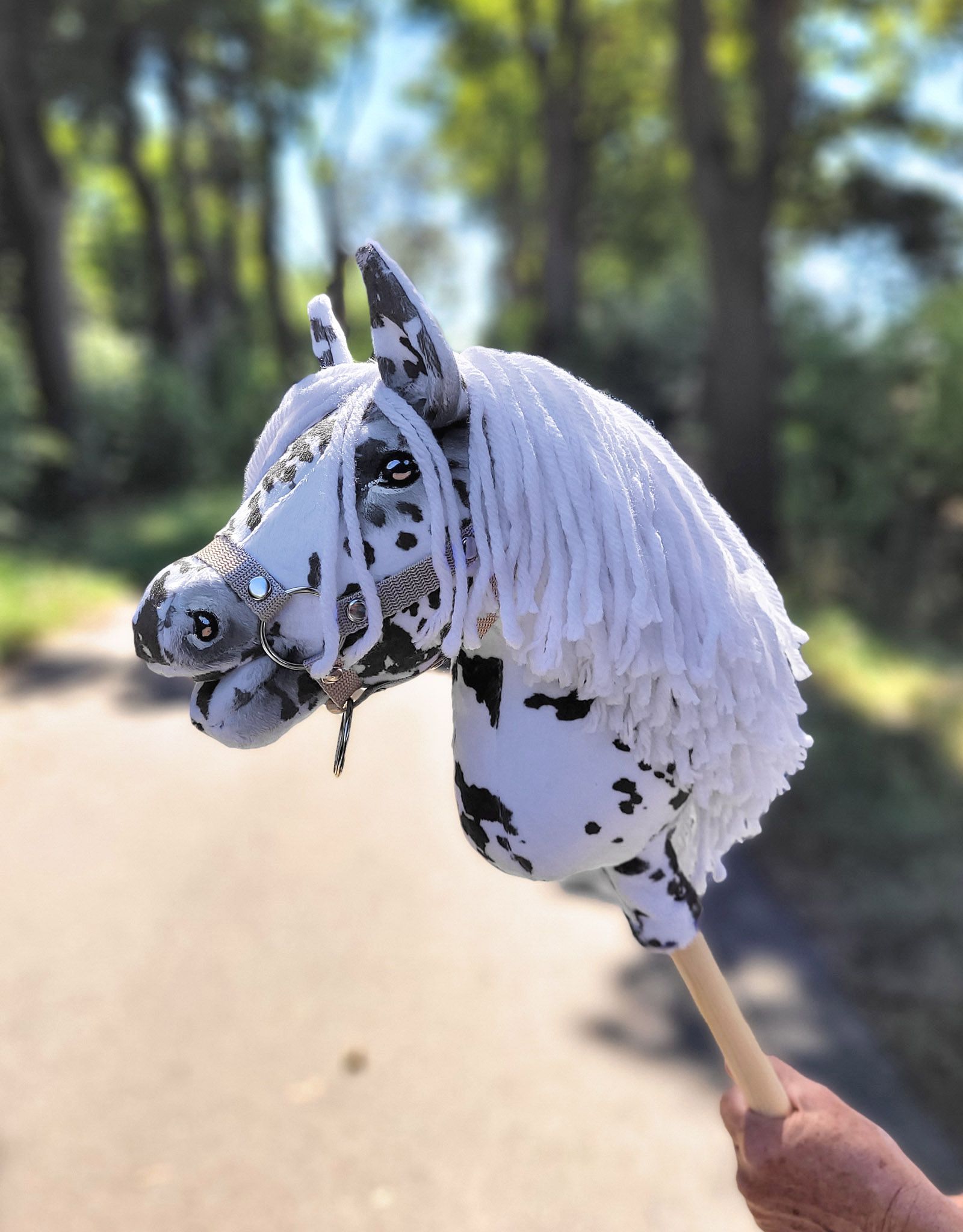 Horse on a stick Super Hobby Horse Premium - leopard with a white mane A4