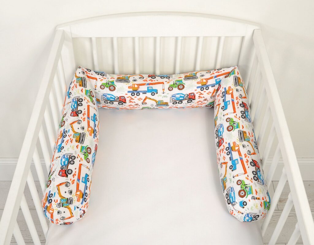 Roller bumper for baby bed - construction site