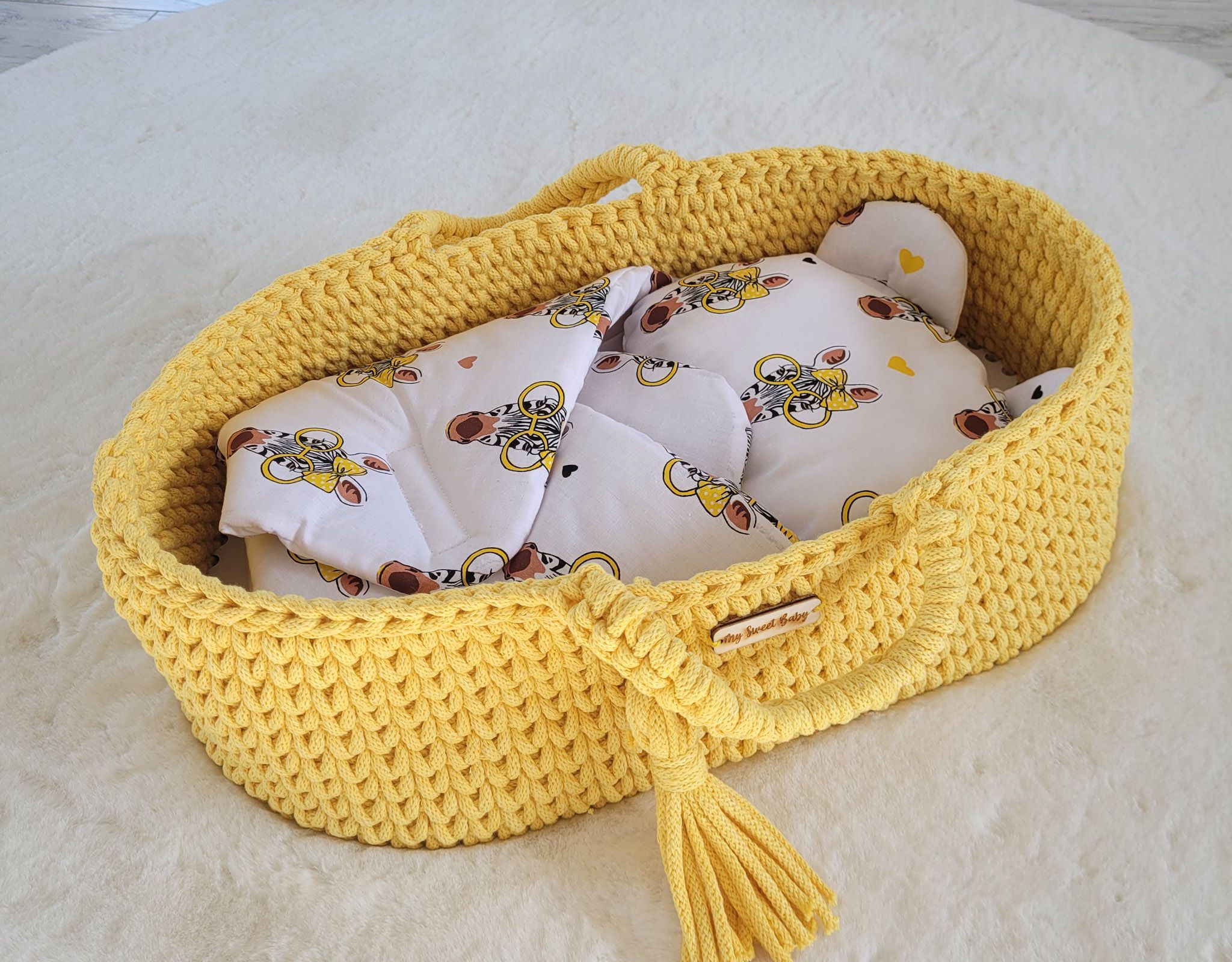 Doll's swaddling cone with pillow - zebra yellow