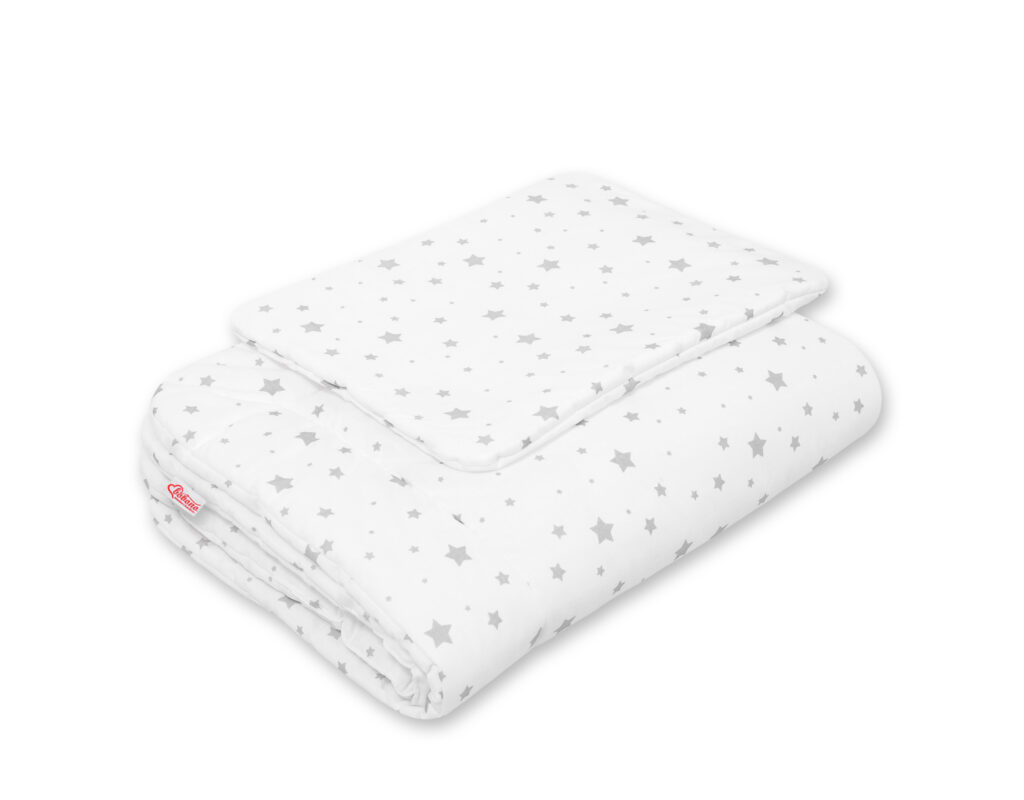 2 daļu gultasveļas komplekts 75 × 100 cm NEWBORN – mazas pelēkas zvaigznītes