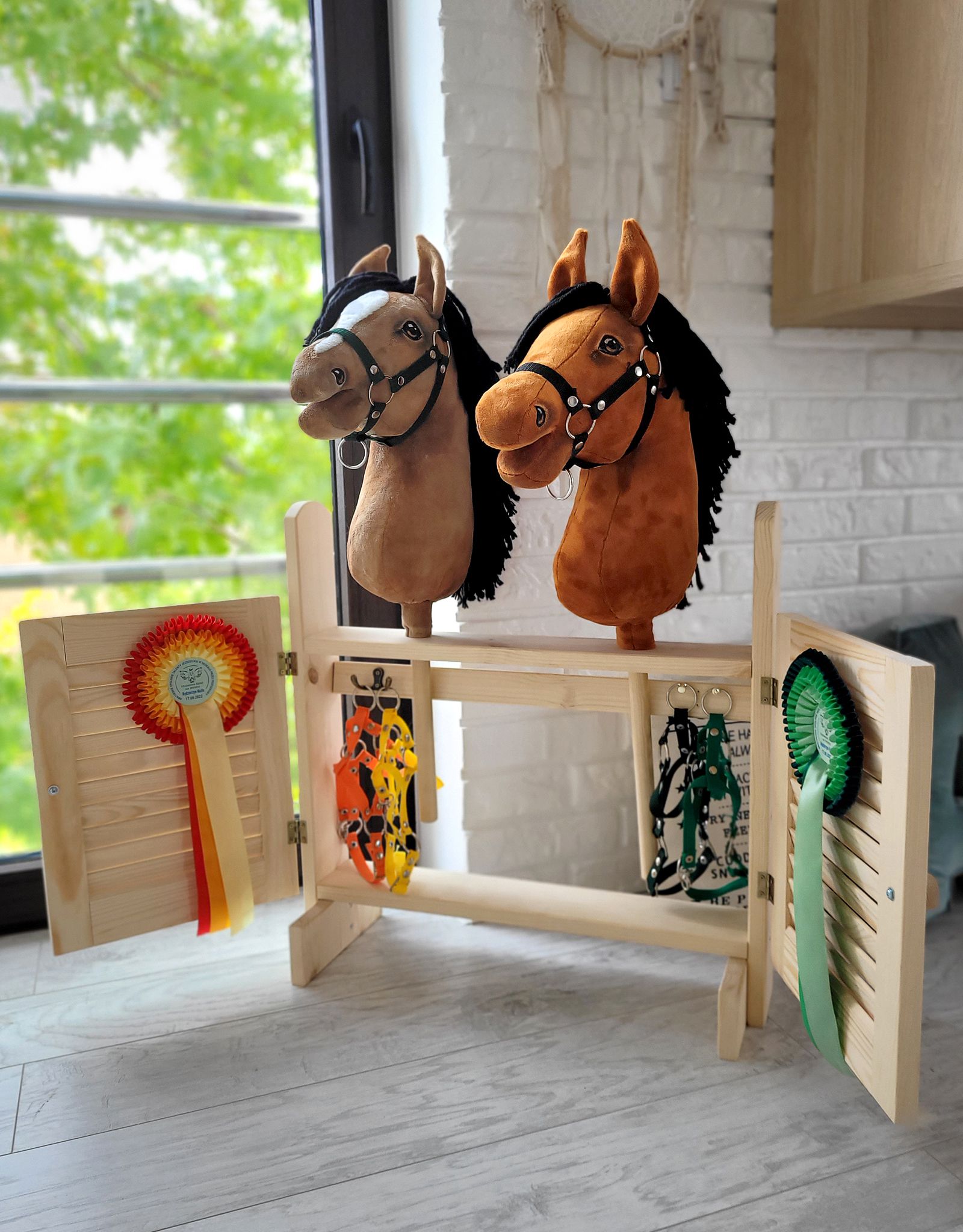 Large double Hobby Horse stable with doors